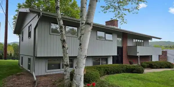 59 Joan Dr