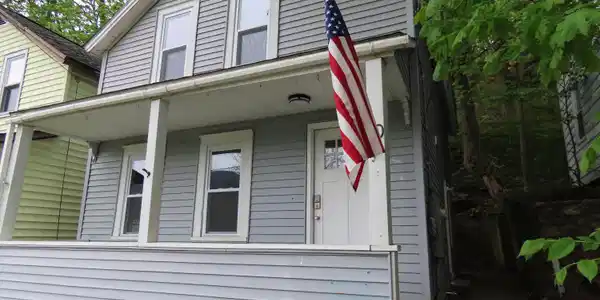10 Bellevue Ave