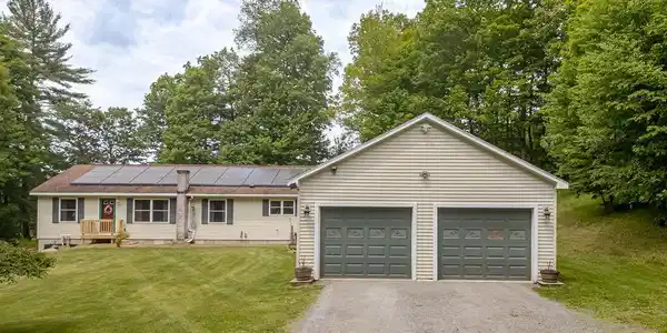 Image 2: Single level living