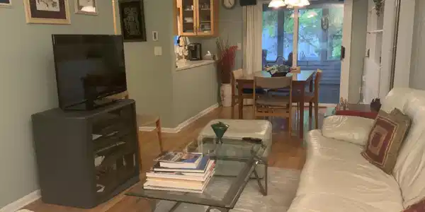 Image 3: Living Room