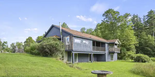 Image 3: 15 Exterior Front