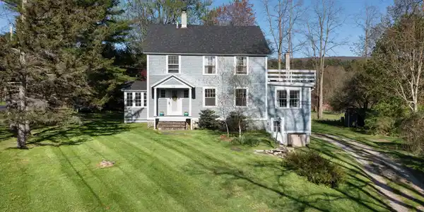132 White Oaks Rd