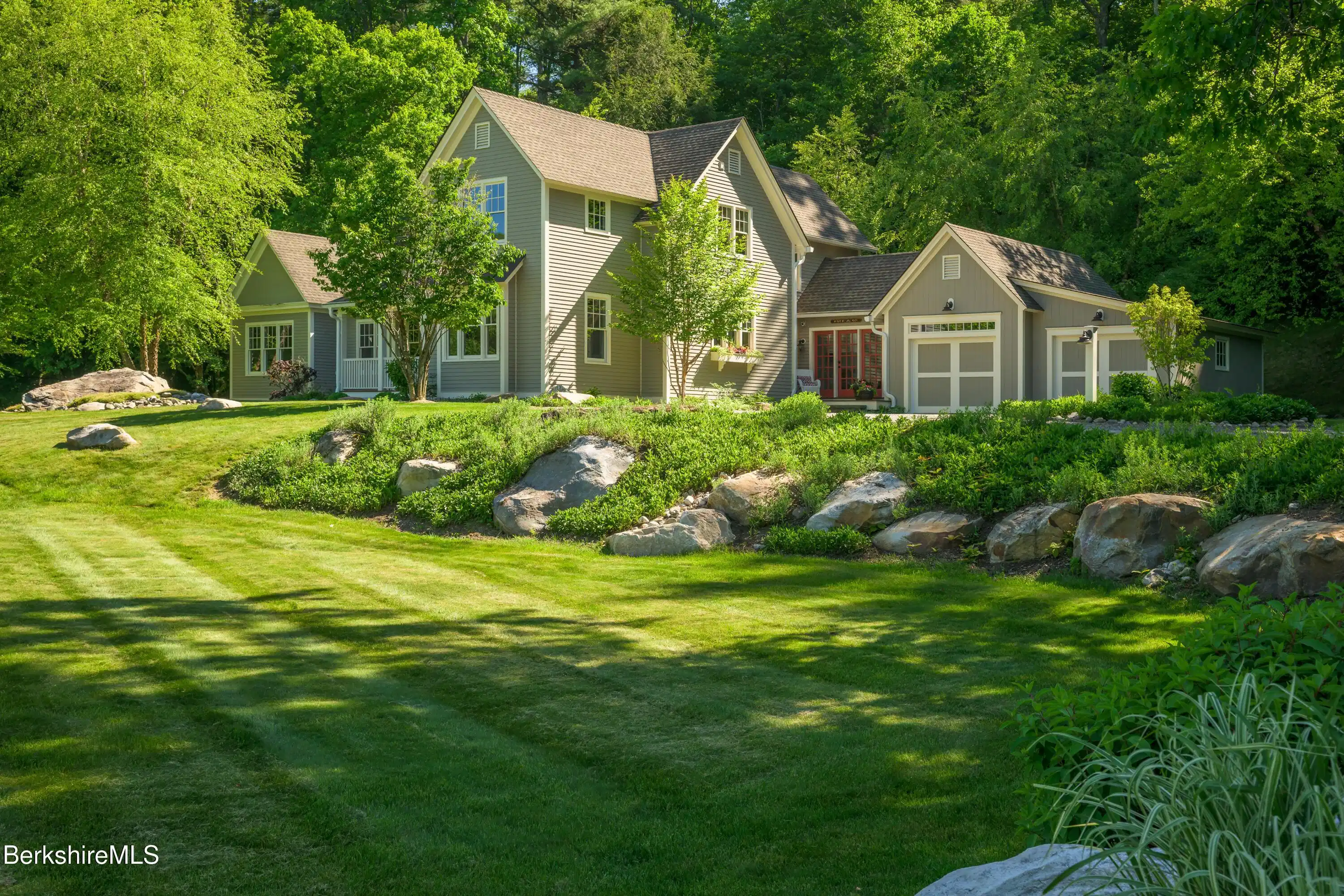 Image 1: Contemporary Farm House