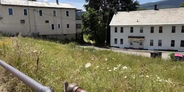 Image 4: Town water & sewer