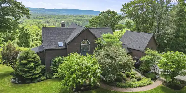 Image 3: 899 Aerial View