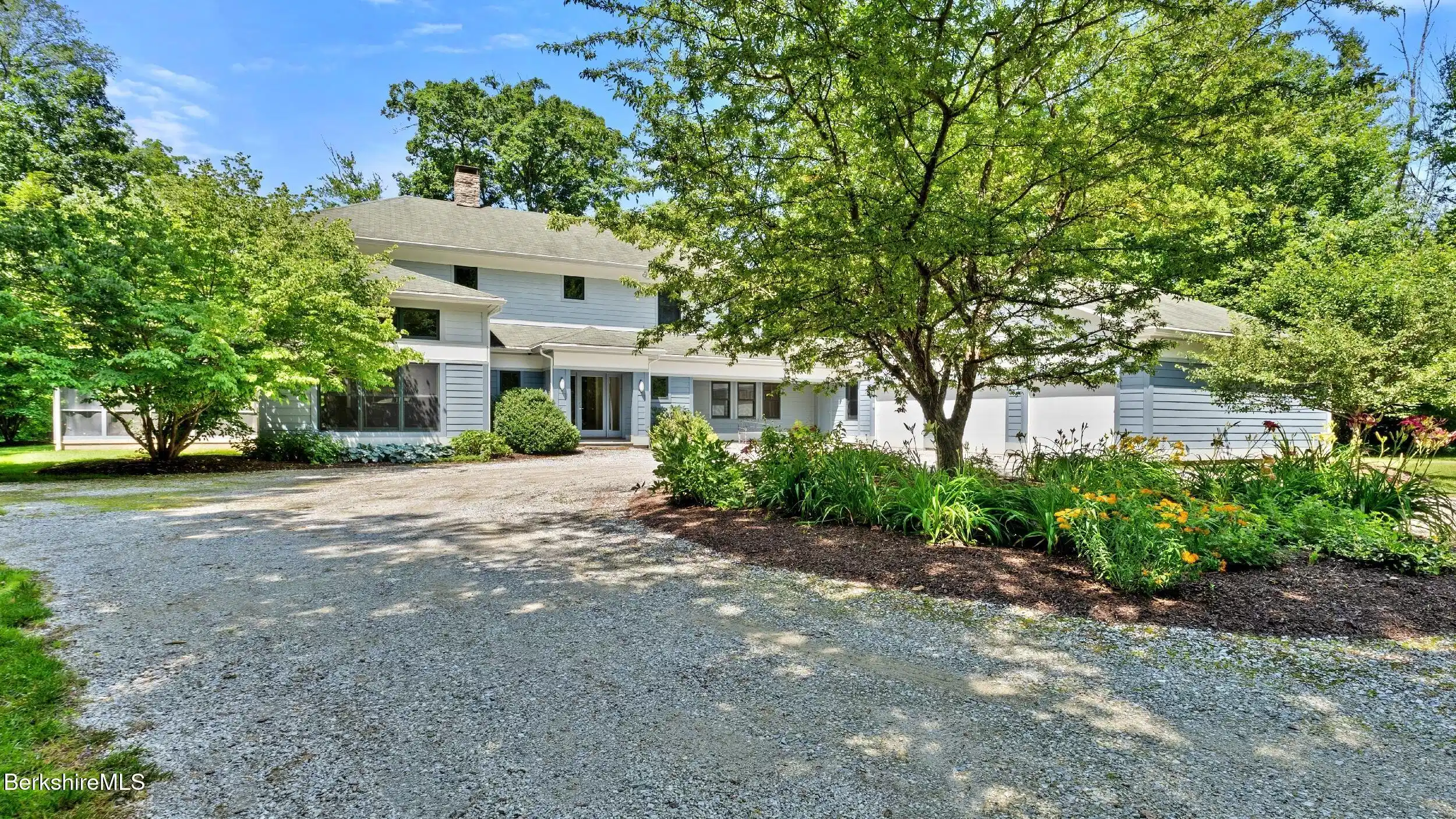 Image 1: Beautiful home