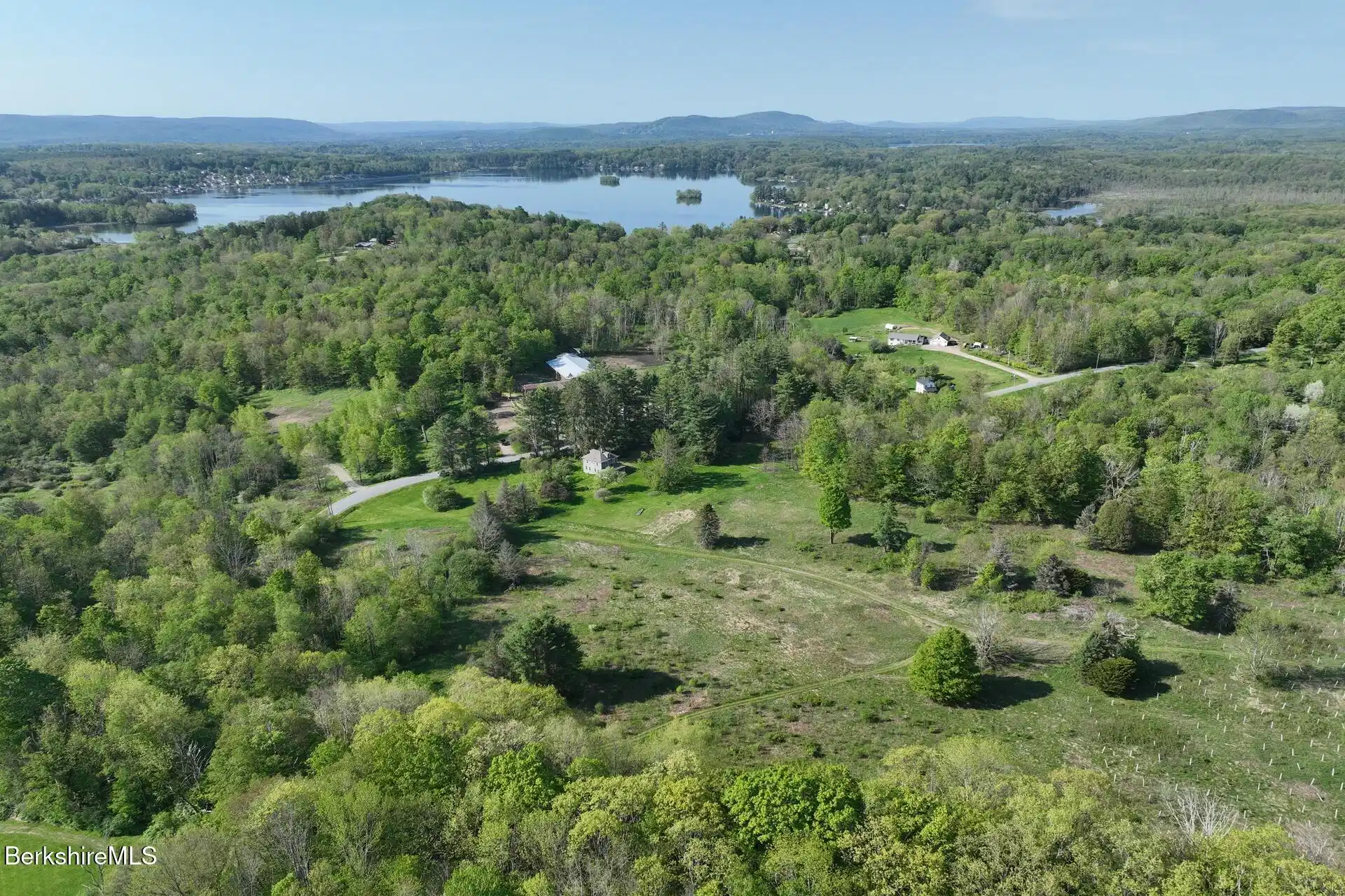 Image 1: Lovely country spot