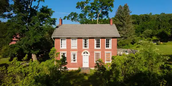 79 Cemetery Rd