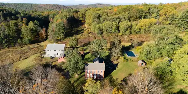 Image 2: RESIZE DJI_20251017091439_0014_D
