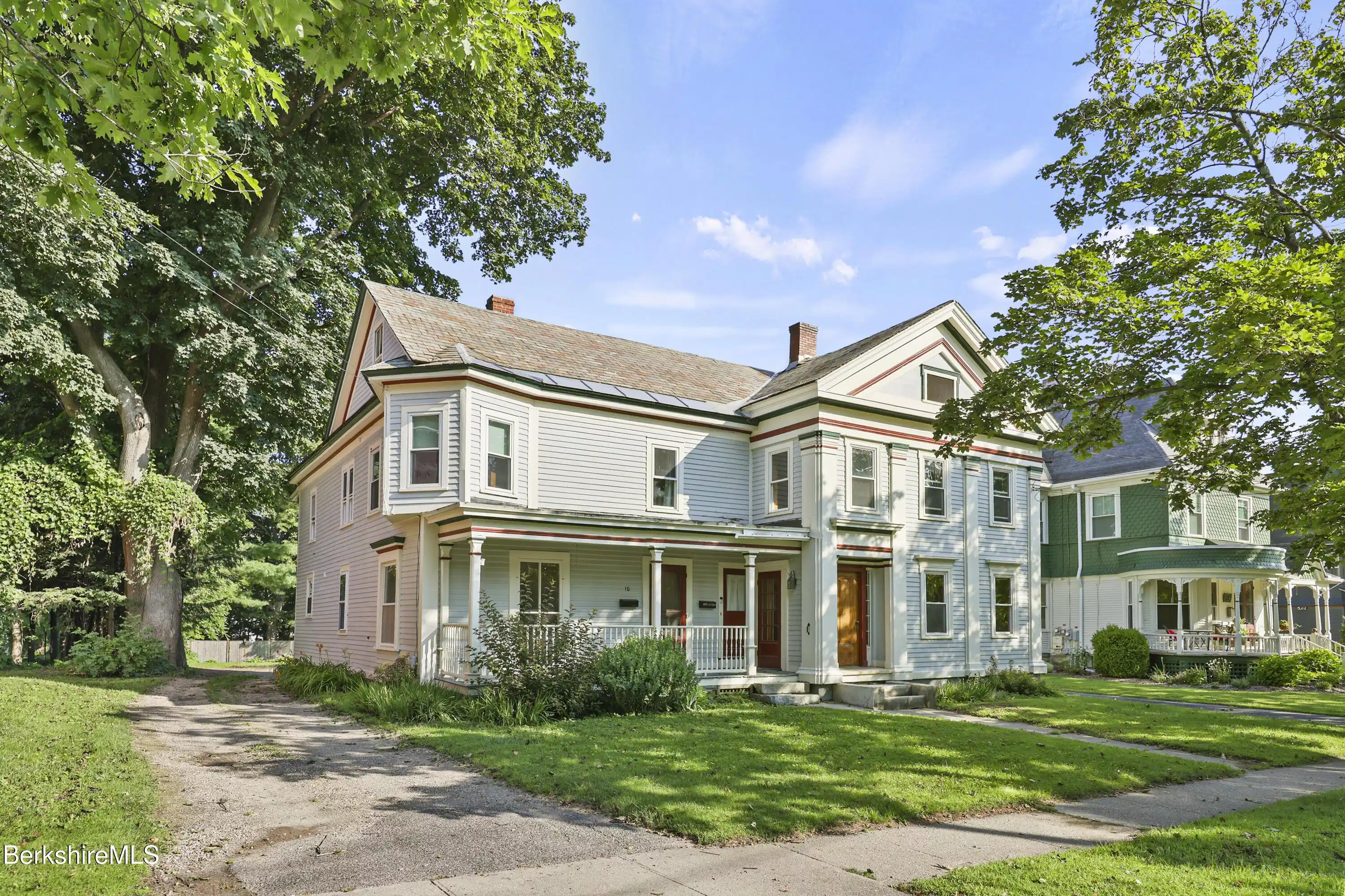 Image 1: Exterior Front