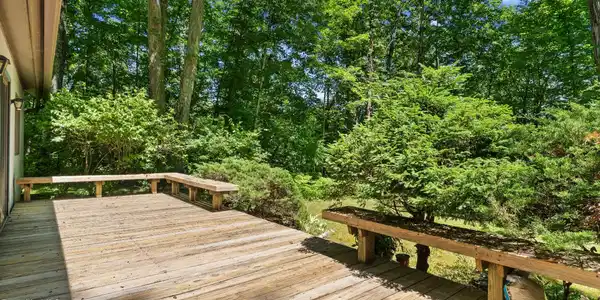 Image 4: Exterior Front Deck