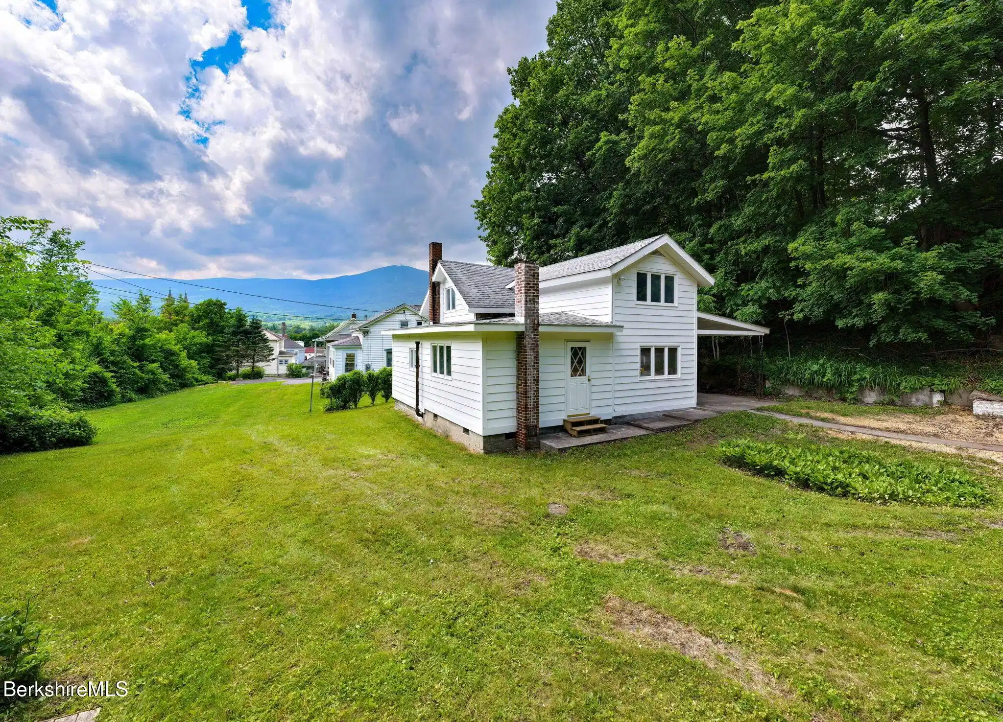 Image 1: 5-web-or-mls-_DJI_20260618144037_0007_D