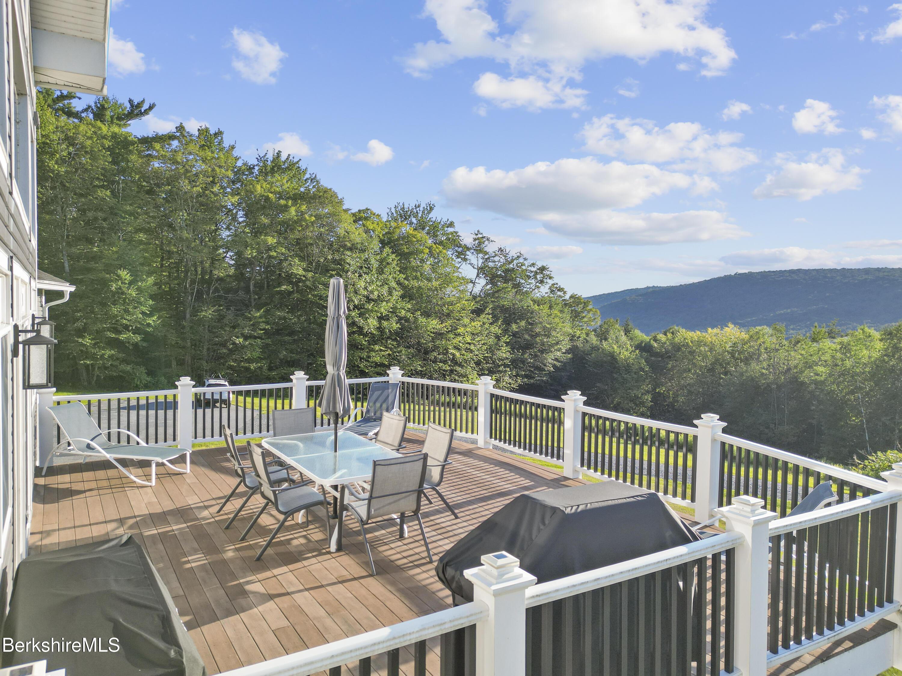 Image 4: 935 Aerial View of deck
