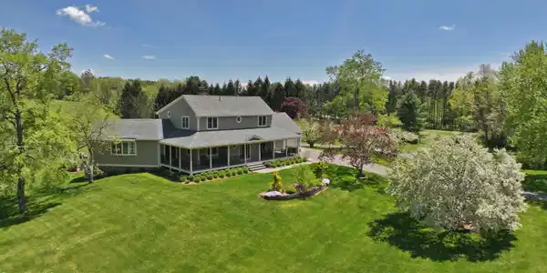 118 Green River Rd