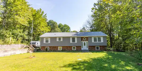 40 Curran Rd