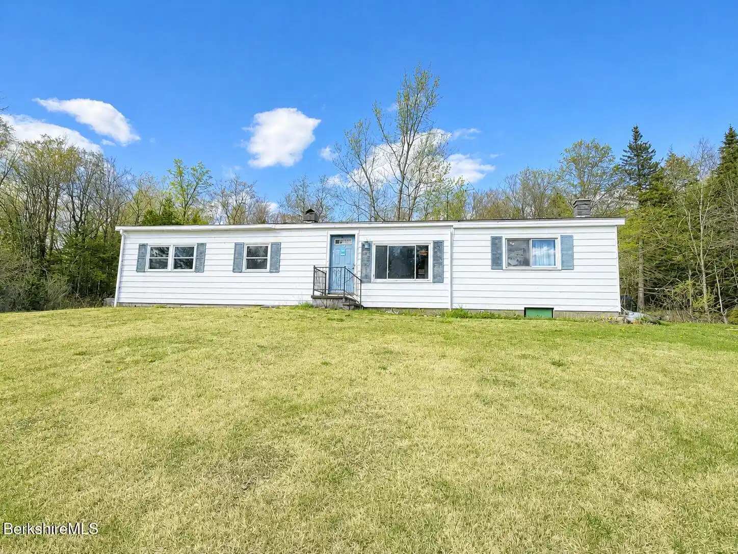 Image 1: Front of Home