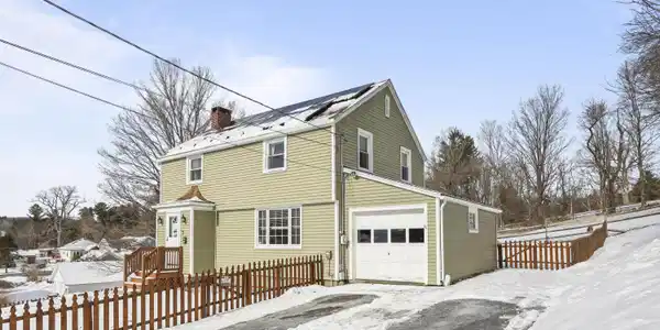35 Circular Ave
