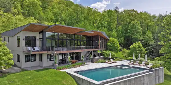 113 Brush Hill Rd
