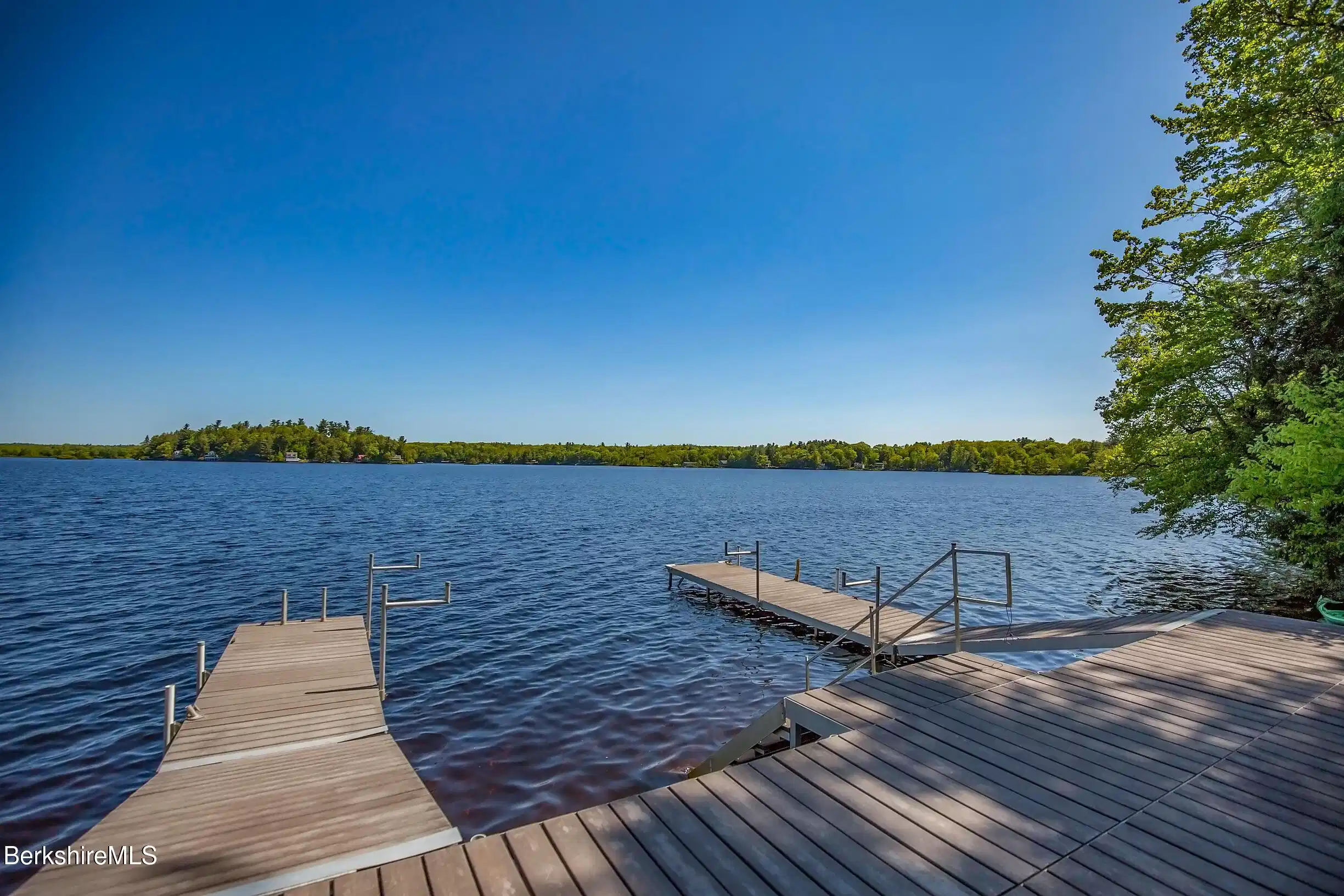 Image 1: Dock