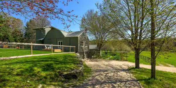302A Egremont Plain Rd