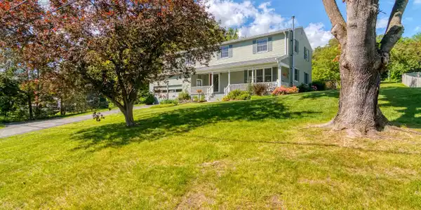 10 Park Dr
