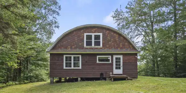 Image 4: 15 Exterior Front