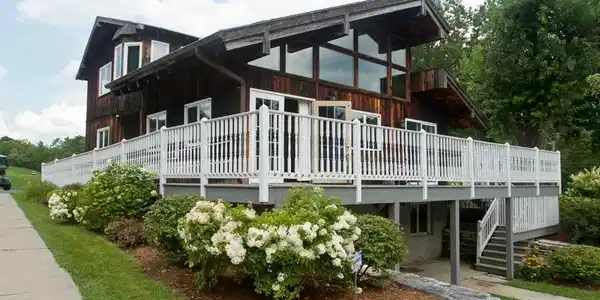 Image 4: Home