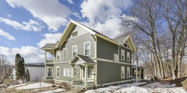 225 Eagle St
