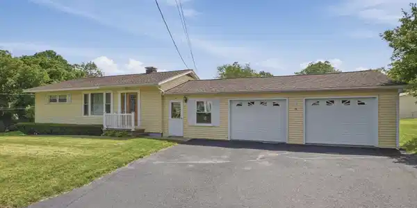 Image 4: Exterior Front