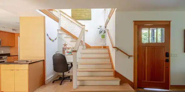 Image 3: entry