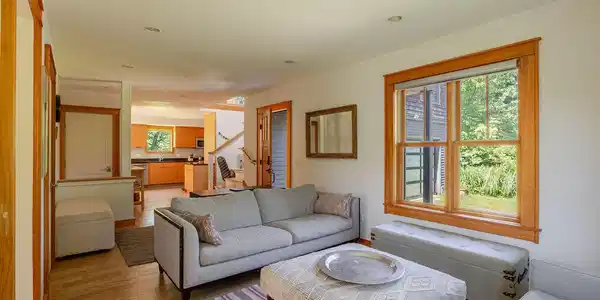 Image 4: living room