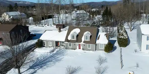 204 Longview Ter