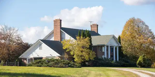 Image 3: Exterior