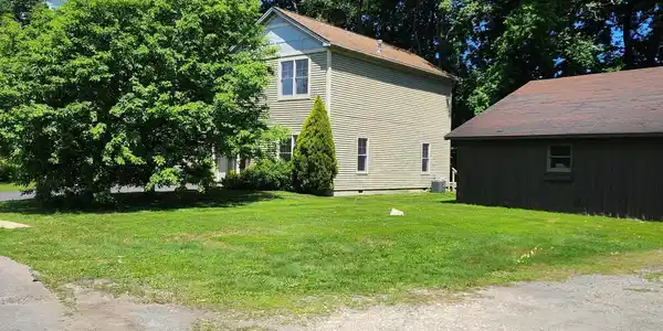 Image 3: House South East Side