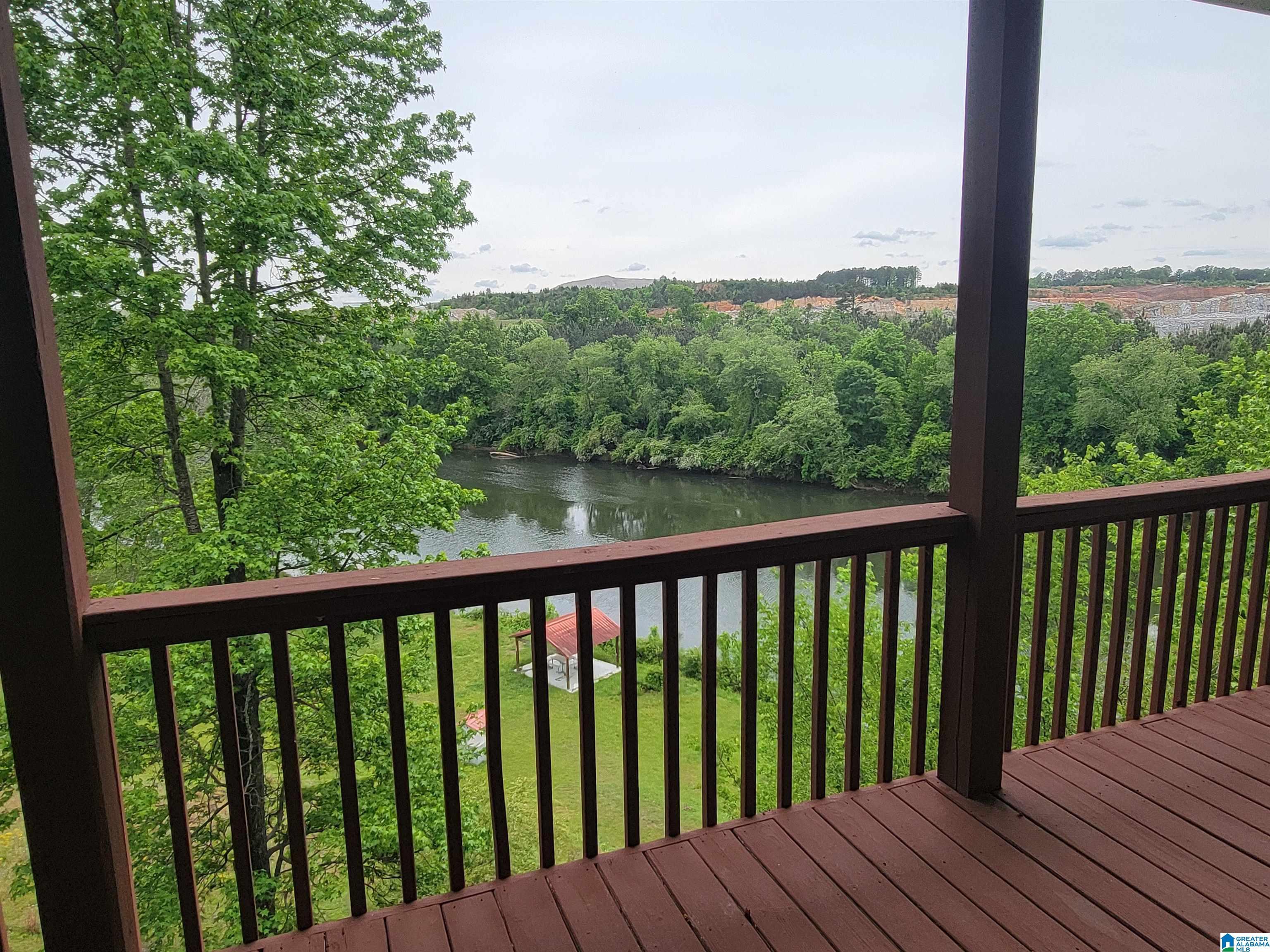 Image 2: Deck