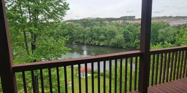 Image 2: Deck