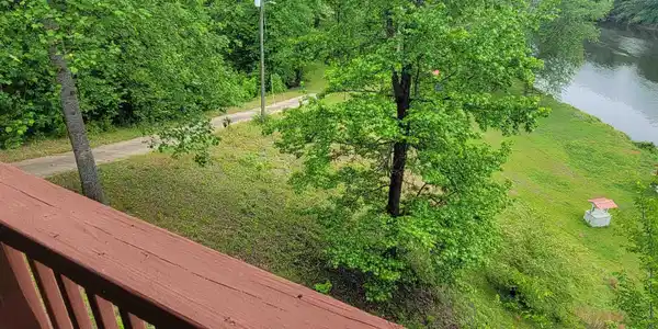 Image 3: Deck