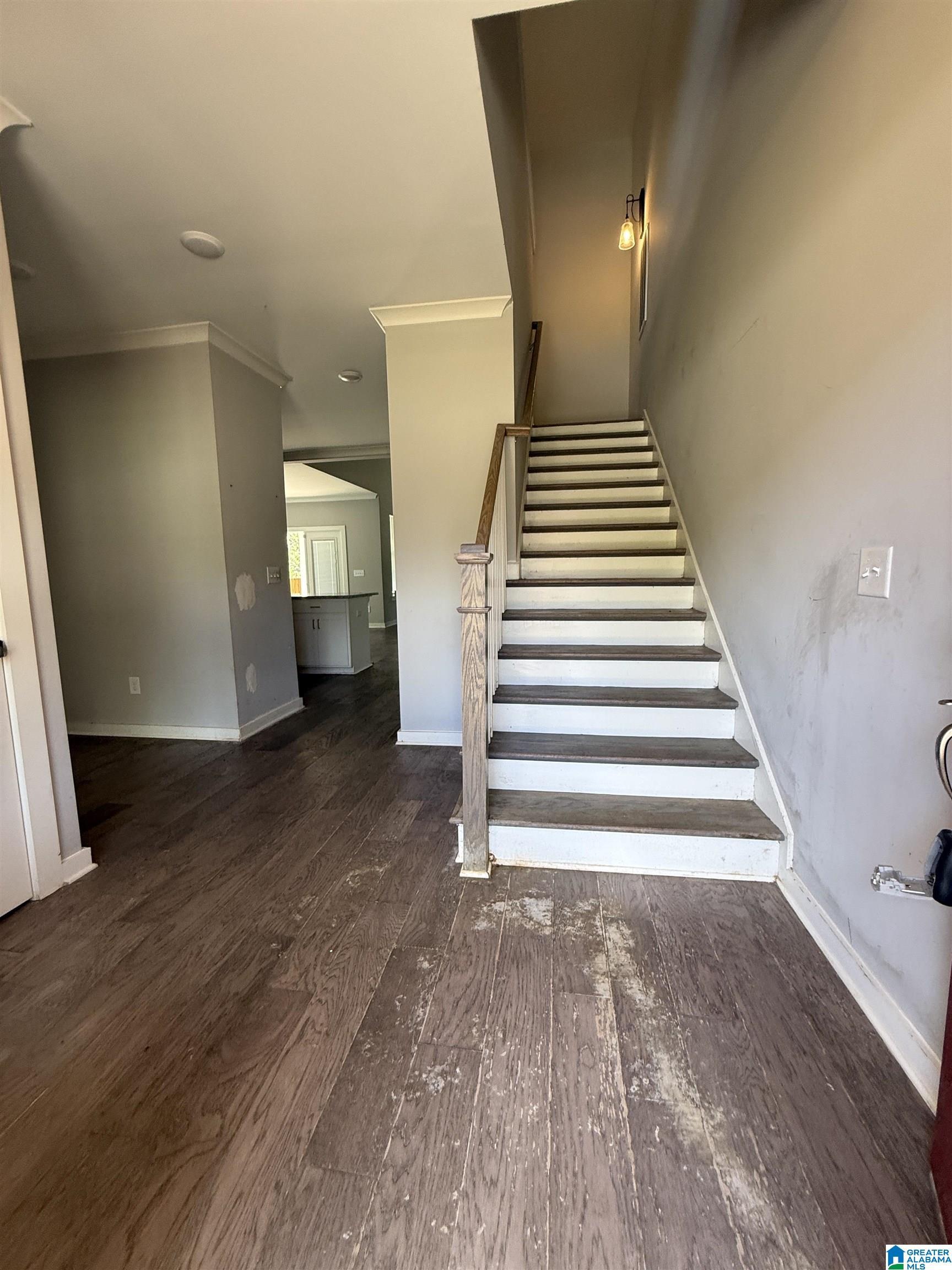 Image 2: ENTRY WAY
