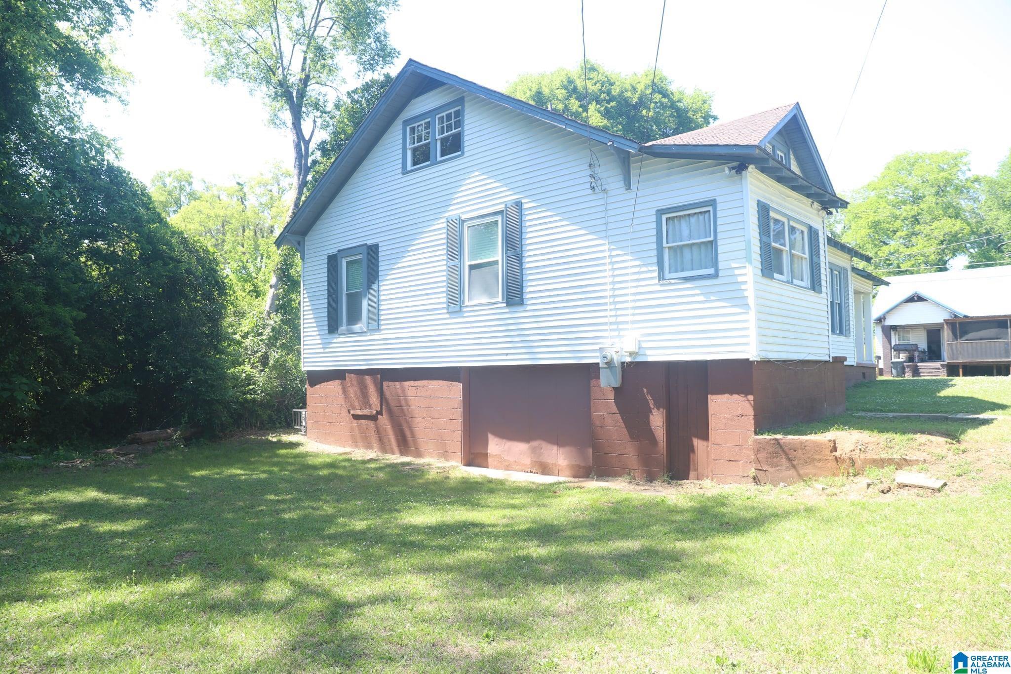 Image 3: Side Of Structure