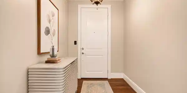 Image 3: Entry