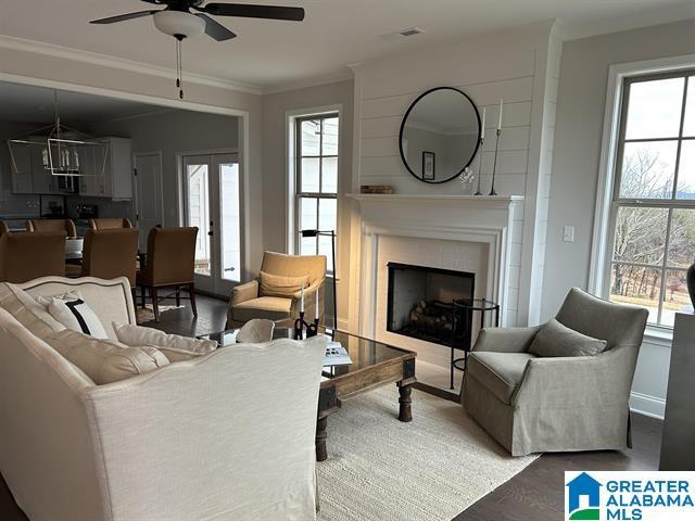Image 3: Open plan