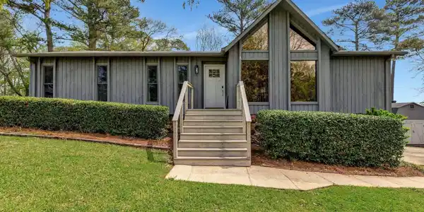 3501 RIDGEVIEW DRIVE