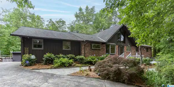 4305 FAIR OAKS DRIVE