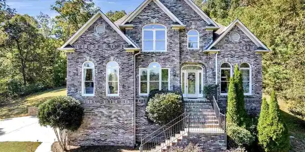 6390 LEGACY LANE