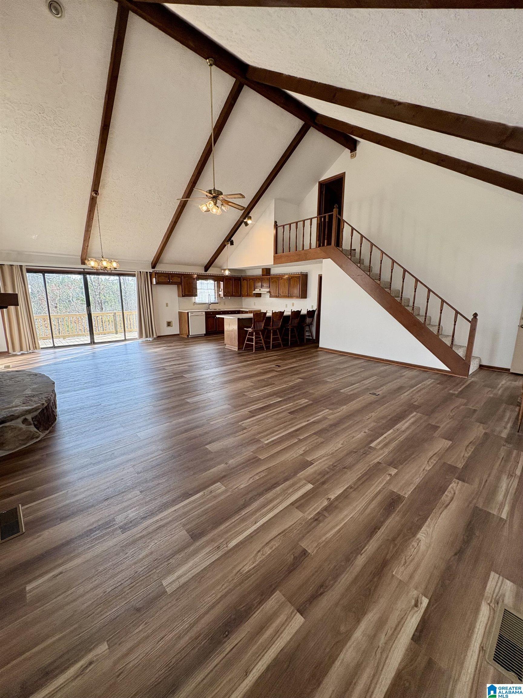 Image 3: Living Room