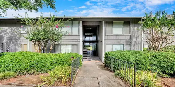 422 SKYVIEW DRIVE