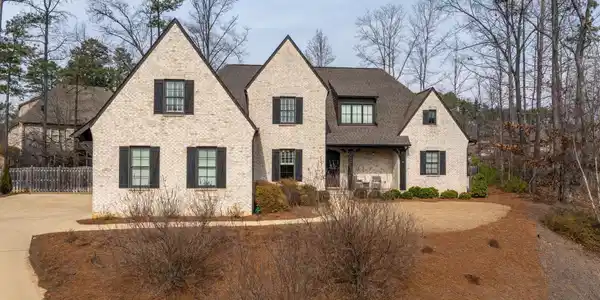 1004 DEXTER CIRCLE