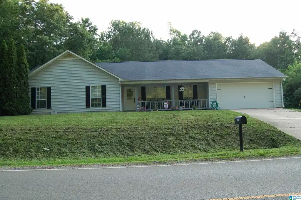 Image 0: Front of Home