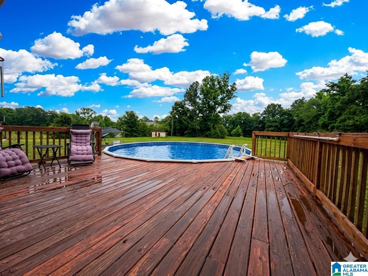 Image 4: Pool