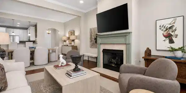 Image 4: Living